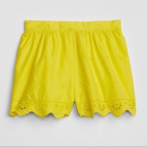 Gap toddler Eyelet Pull-On Shorts - 18-24M - NWOT